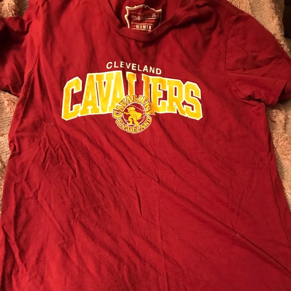 Woman’s Cleveland cavs Mitchell & ness shirt - Picture 2 of 5